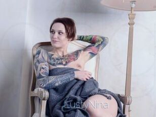LustyNina Elle se Gode