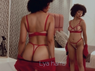 lya_harris Elle se Gode