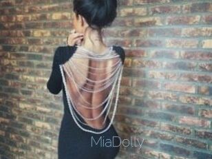 Mia_Dolly