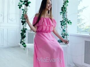 MiaEvanly