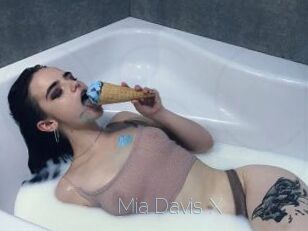 Mia_Davis_X