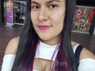 Mia_joones