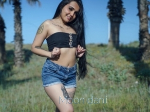 Moon_danii