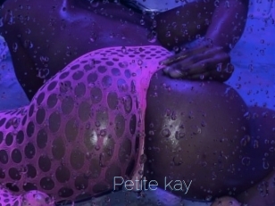 petite_kay Elle se Gode