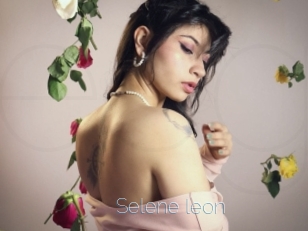 Selene_leon