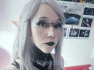Titsandtarot